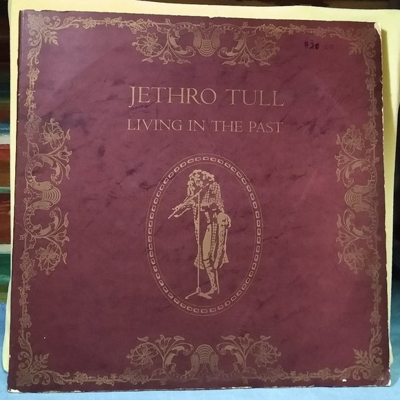 Jethro Tull Living In The Past Gatefold Booklet 2LP 1972 Vinyl Records MINTY - Picture 1 of 11